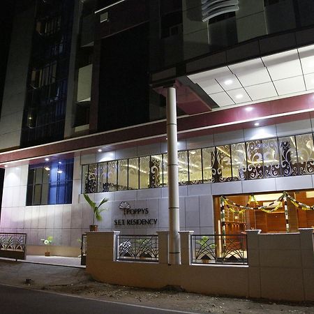 Poppys S.E.T Residency Hotel Kumbakonam Exterior foto