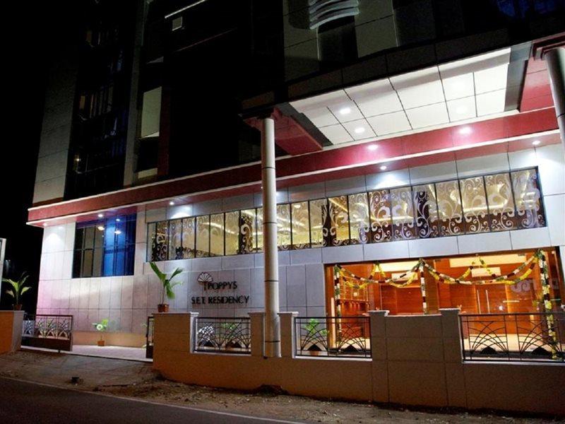 Poppys S.E.T Residency Hotel Kumbakonam Exterior foto