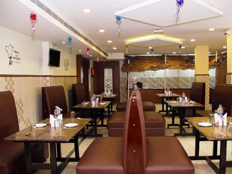 Poppys S.E.T Residency Hotel Kumbakonam Exterior foto