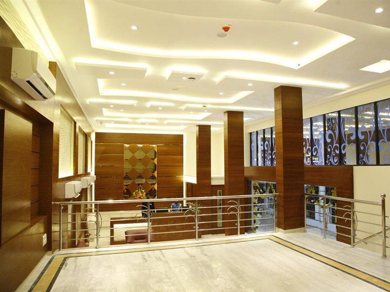 Poppys S.E.T Residency Hotel Kumbakonam Exterior foto