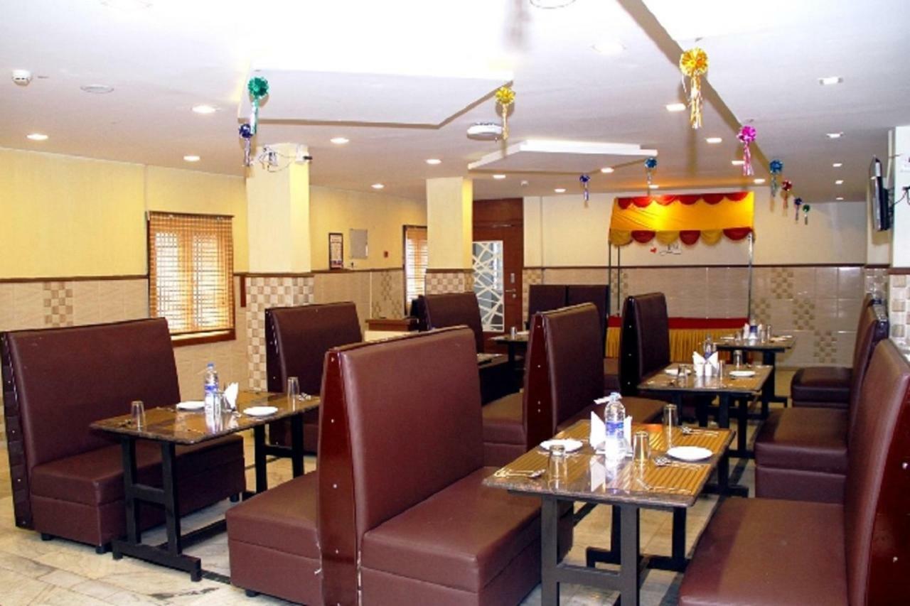 Poppys S.E.T Residency Hotel Kumbakonam Exterior foto
